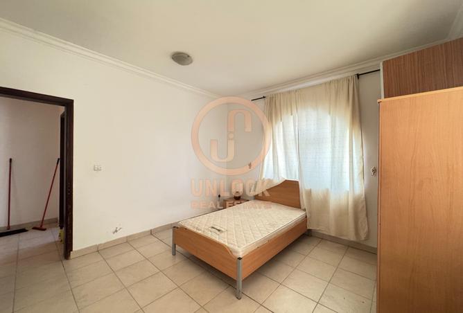 838831 - Property Image 2