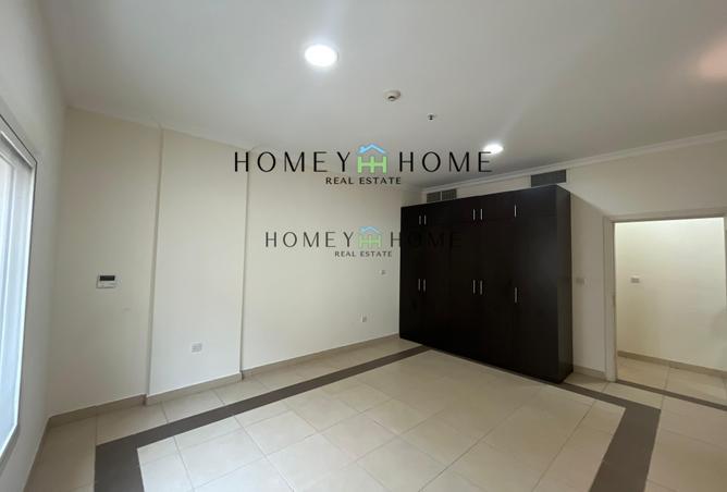 952448 - Property Image 2