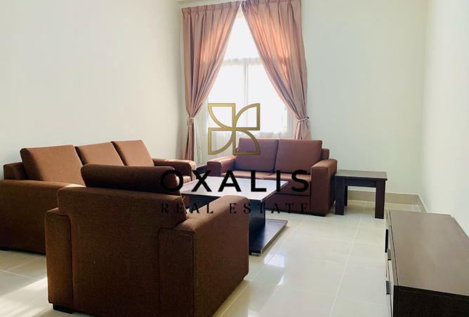 983713 - Property Image 2