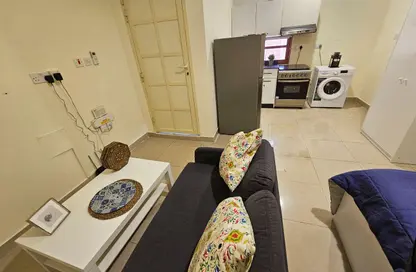 Apartment - Studio - 1 Bathroom for rent in Al Duhail - Doha