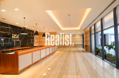 محل تجاري - استوديو - 1 حمام للايجار في مبنى رمادا التجاري - شارع الروابي - المنتزه - الدوحة