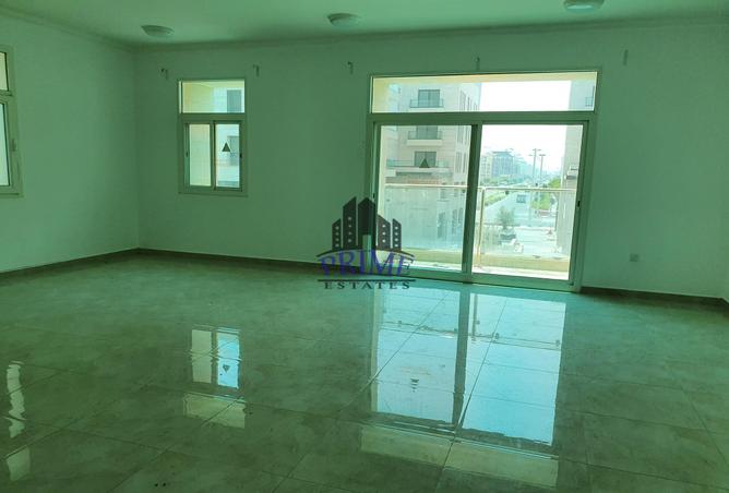 57202304 - Property Image 2