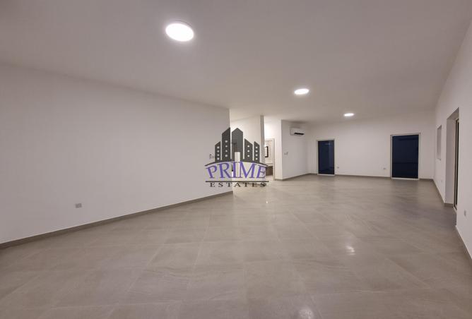 963073 - Property Image 2