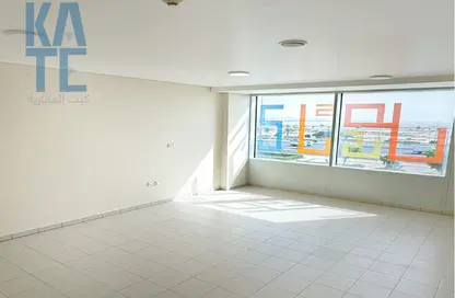 Apartment - 1 Bedroom - 1 Bathroom for rent in Umm Al Seneem Street - Ain Khaled - Doha Apartment - 1 Bedroom - 1 Bathroom for rent in Umm Al Seneem Street - Ain Khaled - Doha