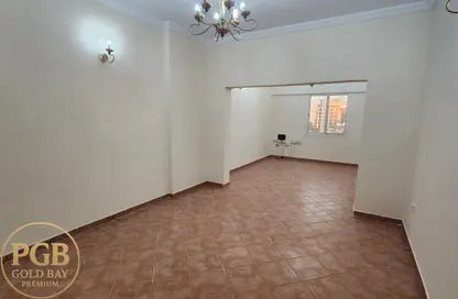 شقة - 2 غرف نوم - 2 حمامات للايجار في شارع انس - فريج بن محمود الشمالي - فريج بن محمود - الدوحة