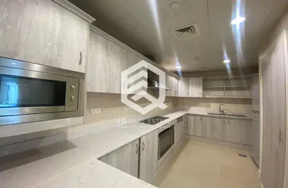 Apartment - 2 Bedrooms - 3 Bathrooms for sale in Two Porto Arabia - Porto Arabia - The Pearl Island - Doha Apartment - 2 Bedrooms - 3 Bathrooms for sale in Two Porto Arabia - Porto Arabia - The Pearl Island - Doha