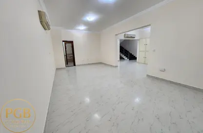 Villa - 4 Bedrooms - 4 Bathrooms for rent in Al Hanaa Street - Al Gharrafa - Doha