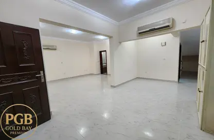 Villa - 4 Bedrooms - 4 Bathrooms for rent in Al Hanaa Street - Al Gharrafa - Doha