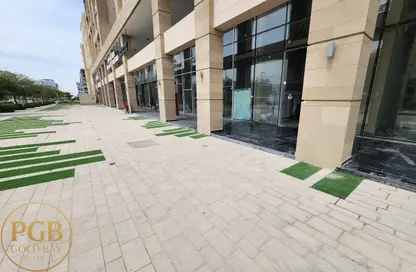 Retail - Studio - 2 Bathrooms for rent in Fox Hills A13 - Fox Hills - Lusail