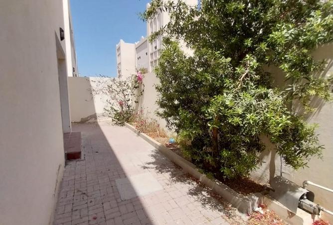 852694 - Property Image 2