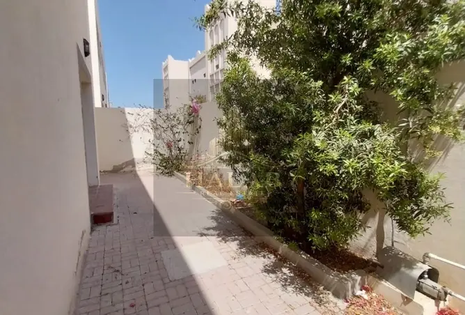852694 - Property Image 2