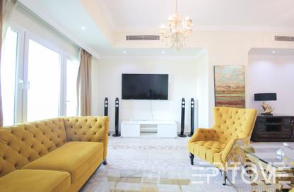Apartment - 1 Bedroom - 2 Bathrooms for sale in West Porto Drive - Porto Arabia - The Pearl Island - Doha