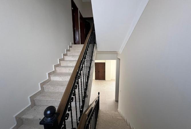 856198 - Property Image 3