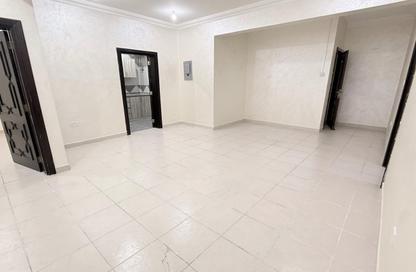 Apartment - 3 Bedrooms - 3 Bathrooms for rent in Al Aziziyah - Al Aziziyah - Doha