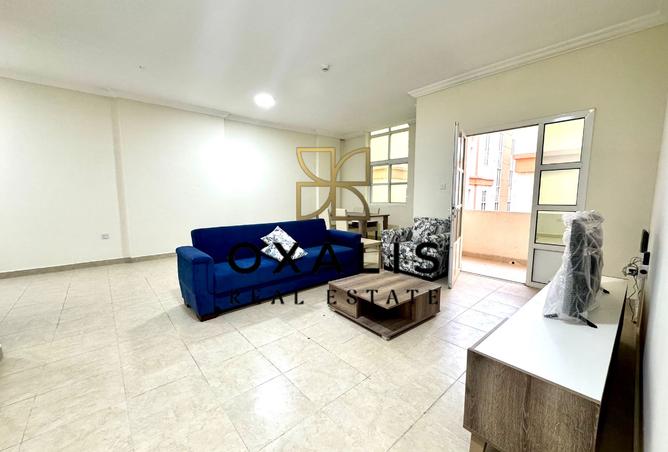 894957 - Property Image 2