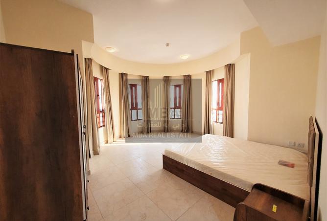 864164 - Property Image 2