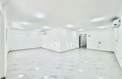 شقة - 2 غرف نوم - 3 حمامات للايجار في 46 بن عمران - فريج بن عمران - الدوحة