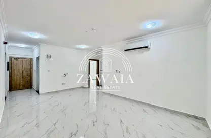 Apartment - 2 Bedrooms - 2 Bathrooms for rent in Bin Omran 46 - Fereej Bin Omran - Doha