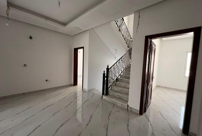 868000 - Property Image 3