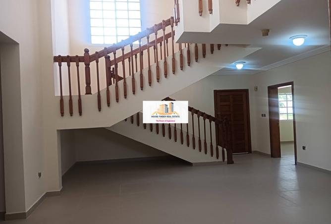 869421 - Property Image 3