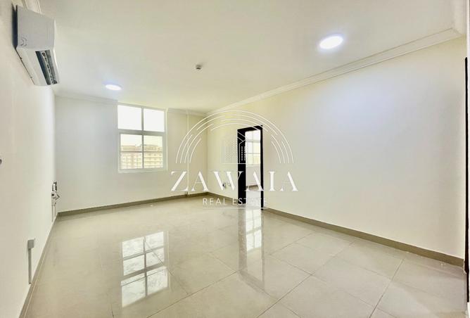 870597 - Property Image 2