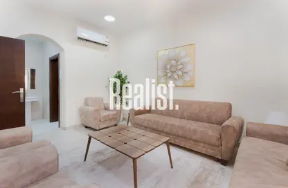 فيلا - 6 غرف نوم - 3 حمامات للبيع في Al Sakhama - الدوحة