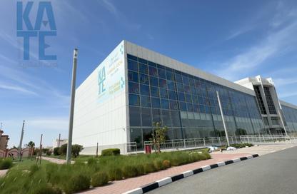 Retail - Studio - 1 Bathroom for rent in Ain Khaled - Doha