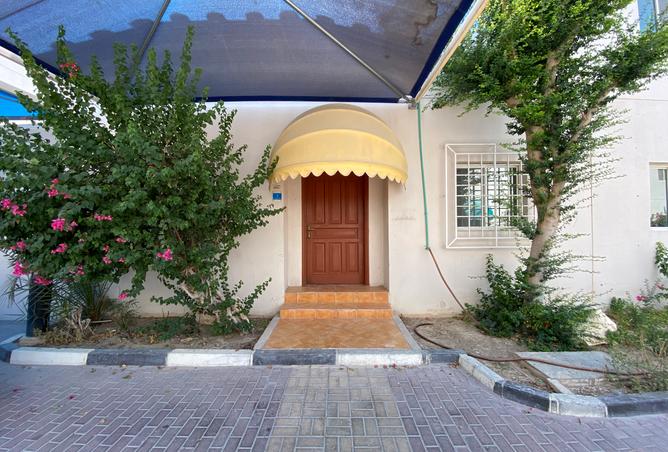 876118 - Property Image 2