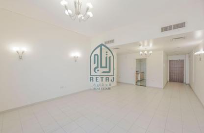 Apartment - 2 Bedrooms - 2 Bathrooms for rent in Barwa Commercial Avenue - Umm Al Seneem - Doha