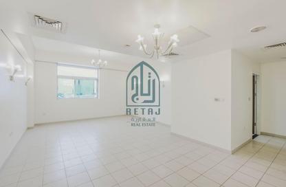 Apartment - 1 Bedroom - 2 Bathrooms for rent in Barwa Commercial Avenue - Umm Al Seneem - Doha