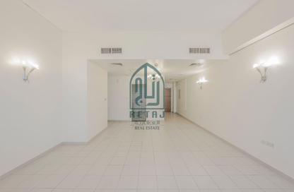 Apartment - 1 Bedroom - 2 Bathrooms for rent in Barwa Commercial Avenue - Umm Al Seneem - Doha