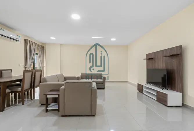 876579 - Property Image 2