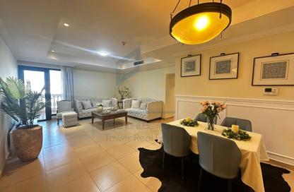 Apartment - 2 Bedrooms - 2 Bathrooms for rent in Porto Arabia - The Pearl Island - Doha