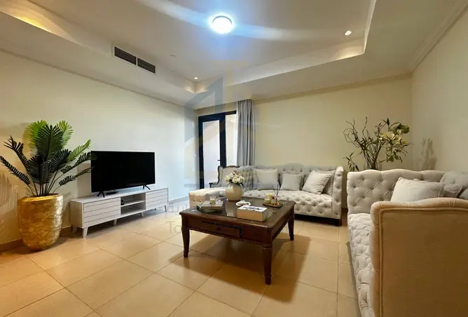 877054 - Property Image 2