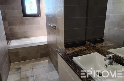 Apartment - 2 Bedrooms - 3 Bathrooms for rent in East Porto Drive - Porto Arabia - The Pearl Island - Doha