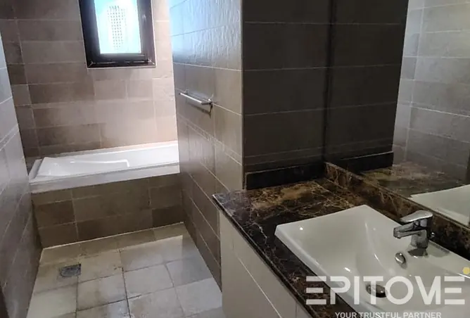 878373 - Property Image 3