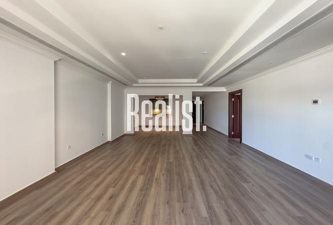 879144 - Property Image 3