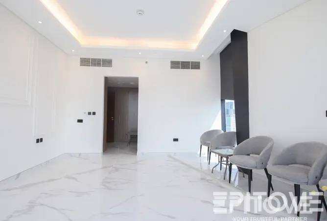 879664 - Property Image 2