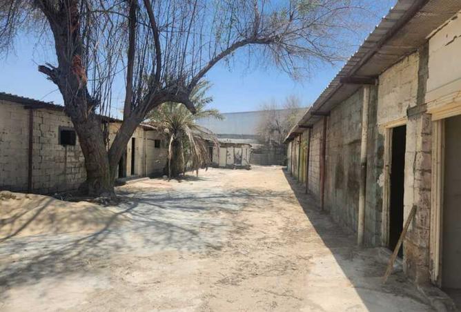 880205 - Property Image 3