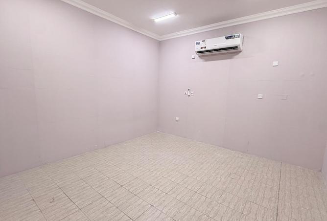 882617 - Property Image 3