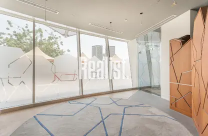 معرض - استوديو - 1 حمام للايجار في شارع انس - فريج بن محمود الشمالي - فريج بن محمود - الدوحة