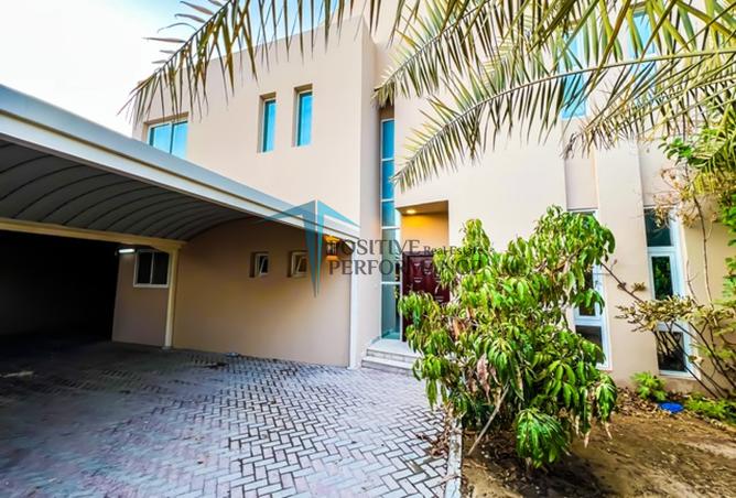 886560 - Property Image 2