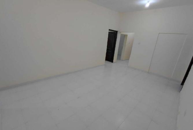 887306 - Property Image 2