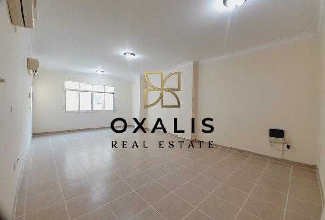 985402 - Property Main Image