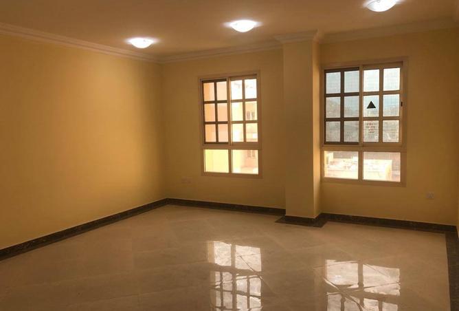 932641 - Property Image 3