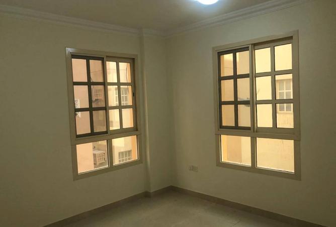 932641 - Property Image 2