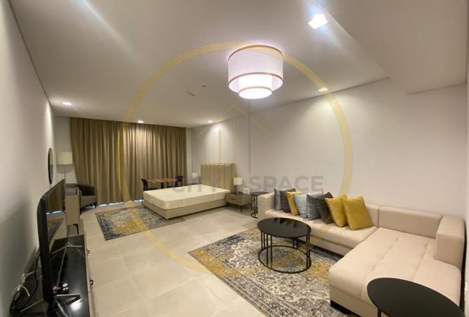 975327 - Property Image 2