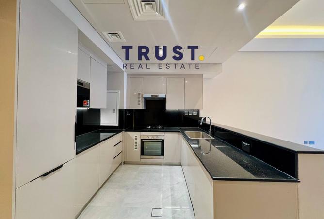 915918 - Property Image 2