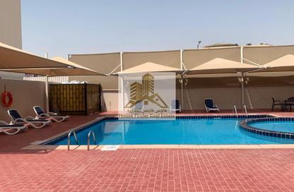 Compound - 5 Bedrooms - 5 Bathrooms for rent in Al Duhail - Doha