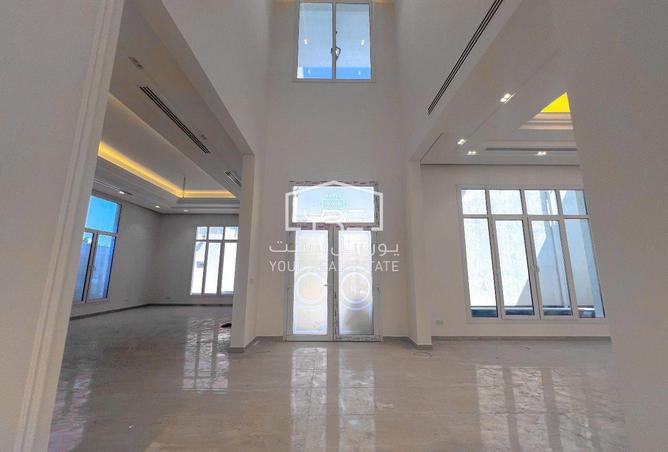 896040 - Property Image 2